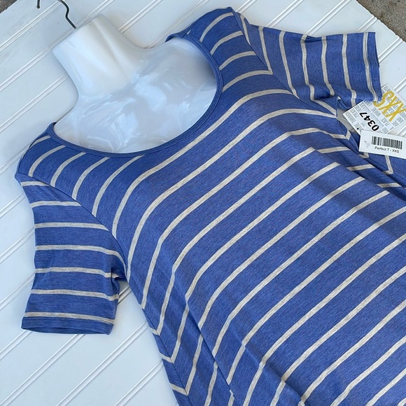 LulaRoe Contrasting Striped Perfect T High Low Top - Picture 8 of 11